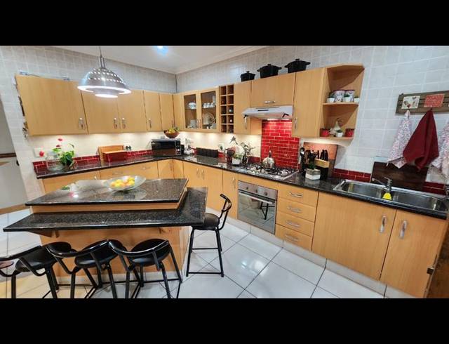 3 BEDROOM CLUSTER FOR SALE IN NEWMARKET